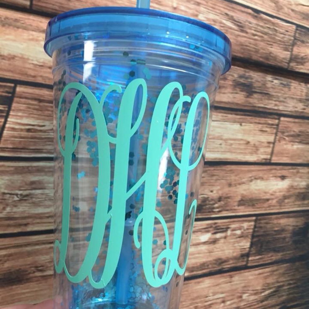 Monogram items - Picture 3 of 3